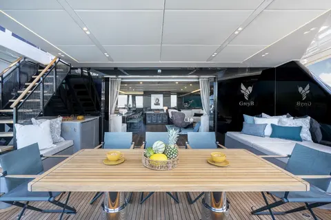 Grey B Yacht Charter, photograph 9
