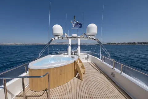 Hag Yacht Charter, photograph 6