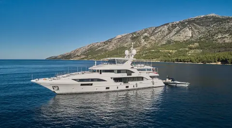Happy ME Yacht Charter, photograph 11