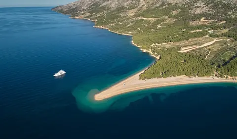 Happy ME Yacht Charter, photograph 12