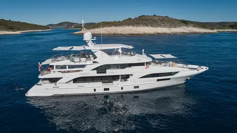 Happy ME Yacht Charter, photograph 2