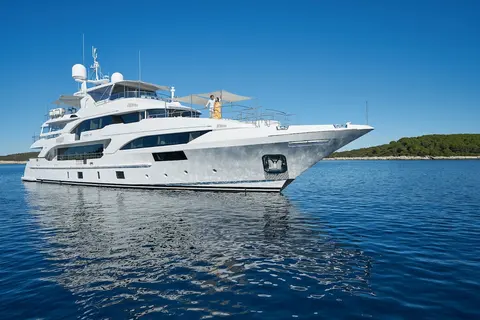 Happy ME Yacht Charter, photograph 3