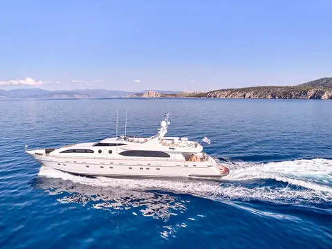 Helios Yacht Charter, photograph 2