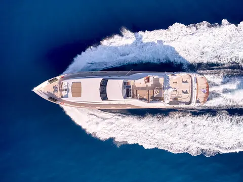 Helios Yacht Charter, photograph 3