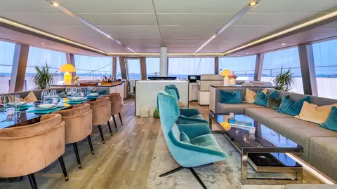 Honeybird Yacht Charter, photograph 11