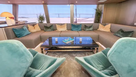 Honeybird Yacht Charter, photograph 12