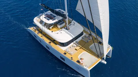 Honeybird Yacht Charter, photograph 3