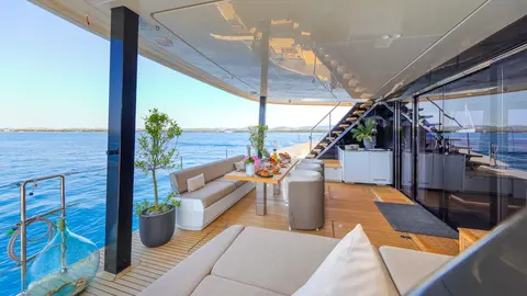 Honeybird Yacht Charter, photograph 7