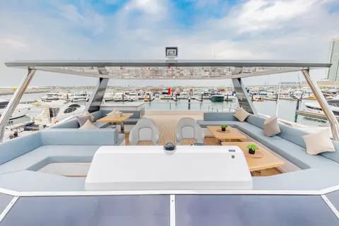 Infinity Yacht Charter in Dubai, photograph 4