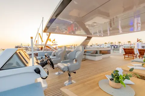 Infinity Yacht Charter in Dubai, photograph 6