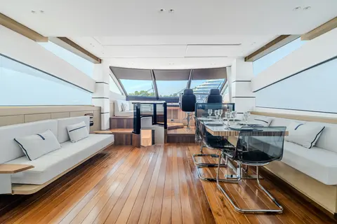 Jude Yacht Charter in Dubai, photograph 11