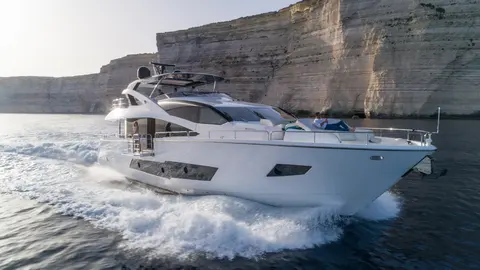 Jupju Yacht Charter, photograph 2