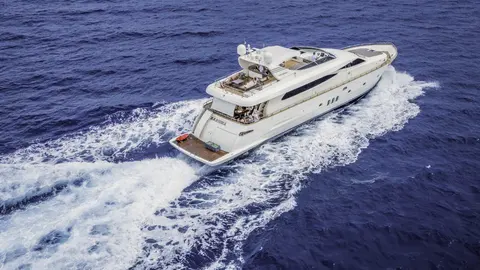 Karisma Yacht Charter, photograph 2