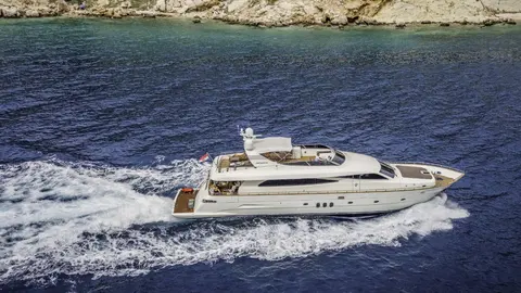 Karisma Yacht Charter, photograph 4