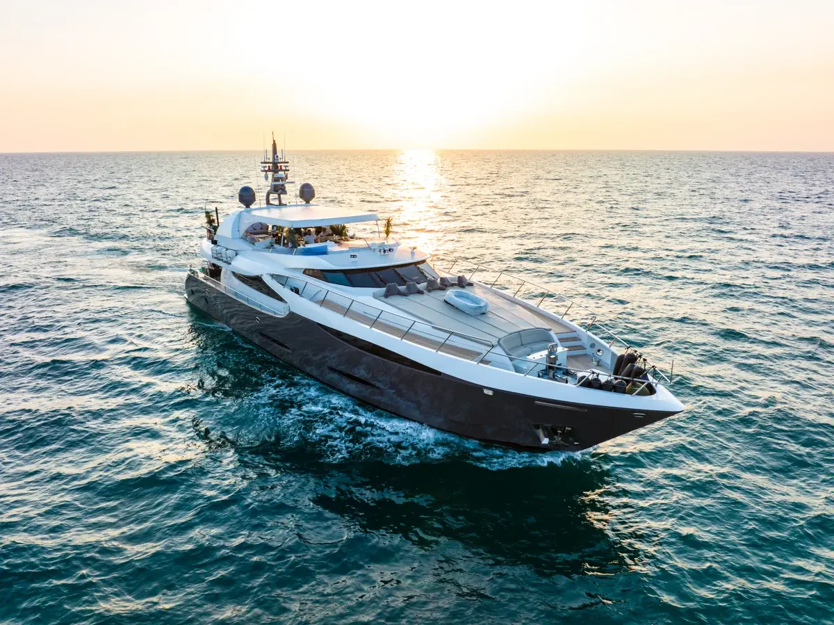 Khalili Yacht Charter in Dubai