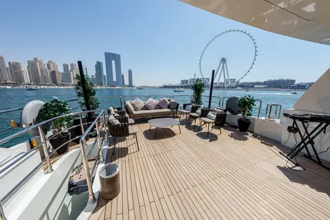 Khalili Yacht Charter in Dubai, photograph 5