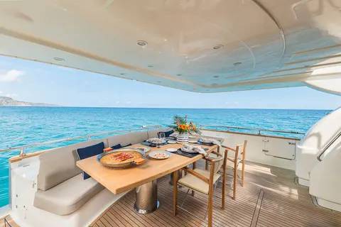 Kiawah II Yacht Charter, photograph 10