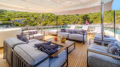 Klobuk Yacht Charter, photograph 10