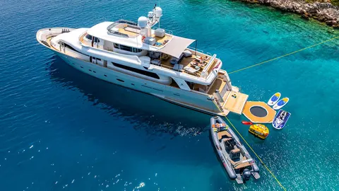 Klobuk Yacht Charter, photograph 6
