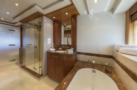L’equinox Yacht Charter, photograph 12