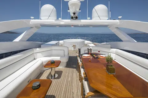 L’equinox Yacht Charter, photograph 6