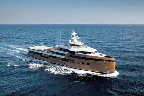 LA Datcha Yacht Charter, photograph 4
