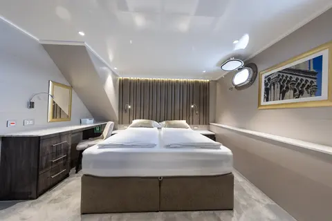 Lady Eleganza Yacht Charter, photograph 11