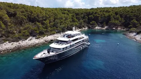 Lady Eleganza Yacht Charter, photograph 2