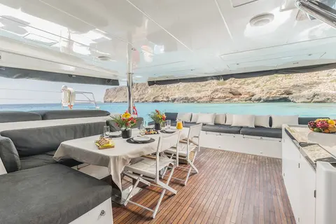 Lady Fiona Yacht Charter, photograph 8