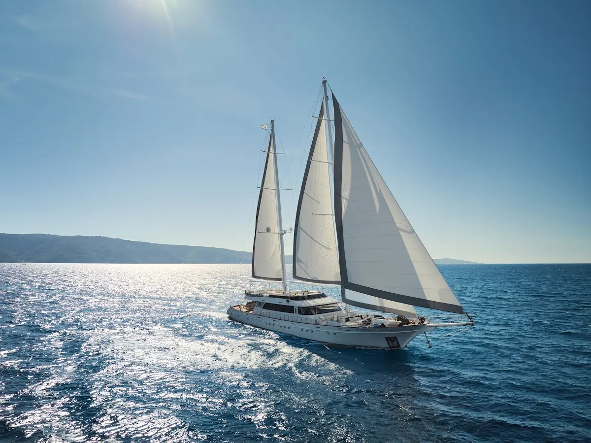 Lady Gita Yacht Charter