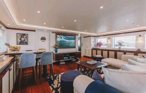 Lady Trudy Yacht Charter, photograph 10