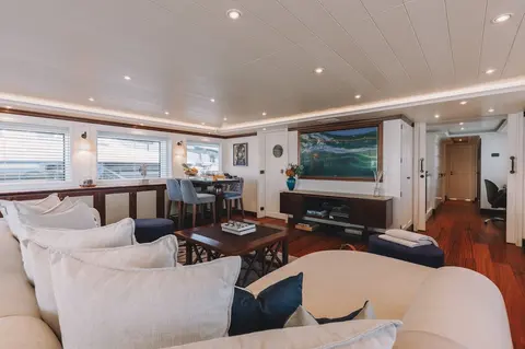 Lady Trudy Yacht Charter, photograph 11