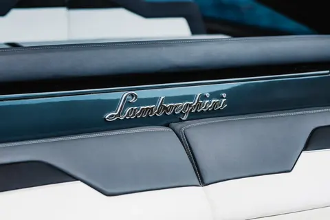 Lamborghini Yacht Charter in Dubai, photograph 8