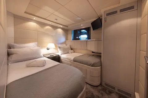 Lauren V Yacht Charter, photograph 11