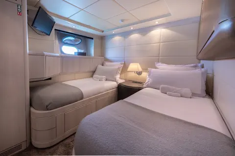 Lauren V Yacht Charter, photograph 12