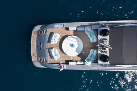 Lauren V Yacht Charter, photograph 3