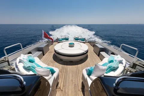 Lauren V Yacht Charter, photograph 4