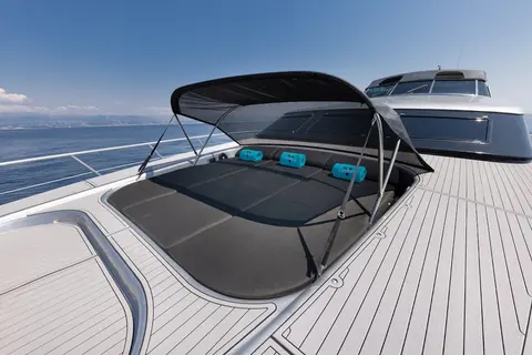 Lauren V Yacht Charter, photograph 5