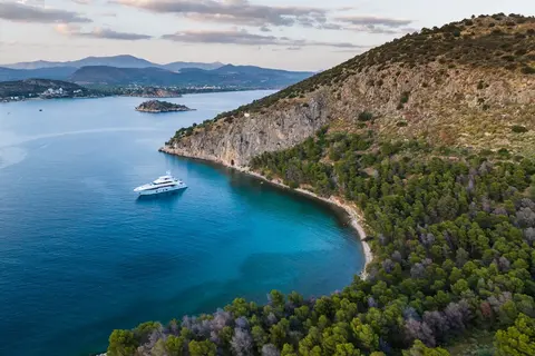 LE Verseau Yacht Charter, photograph 10