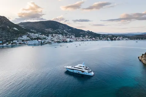 LE Verseau Yacht Charter, photograph 11