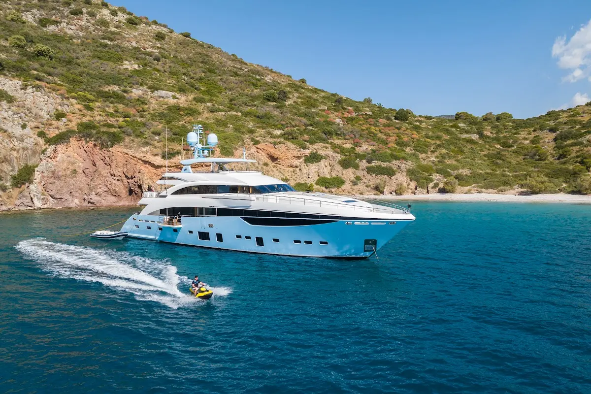 LE Verseau Yacht Charter