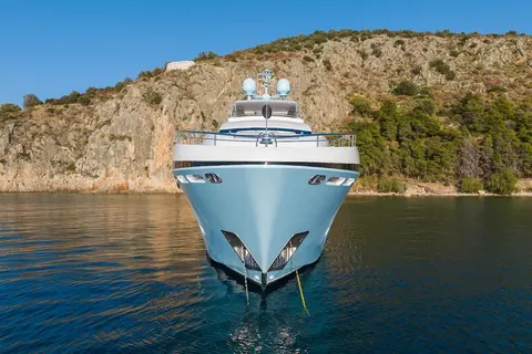 LE Verseau Yacht Charter, photograph 3