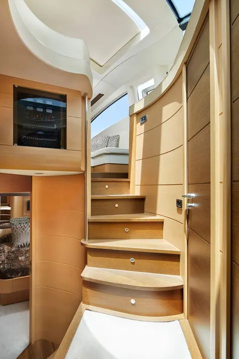 Legendary Yacht Charter, photograph 12