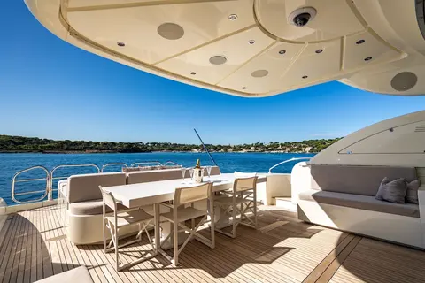 Leopard Yacht Charter, photograph 11