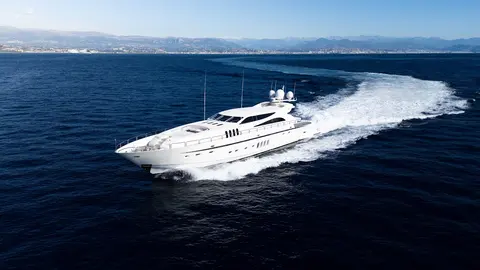 Leopard Yacht Charter, photograph 5