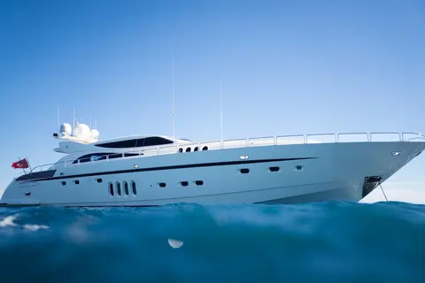 Leopard Yacht Charter, photograph 6