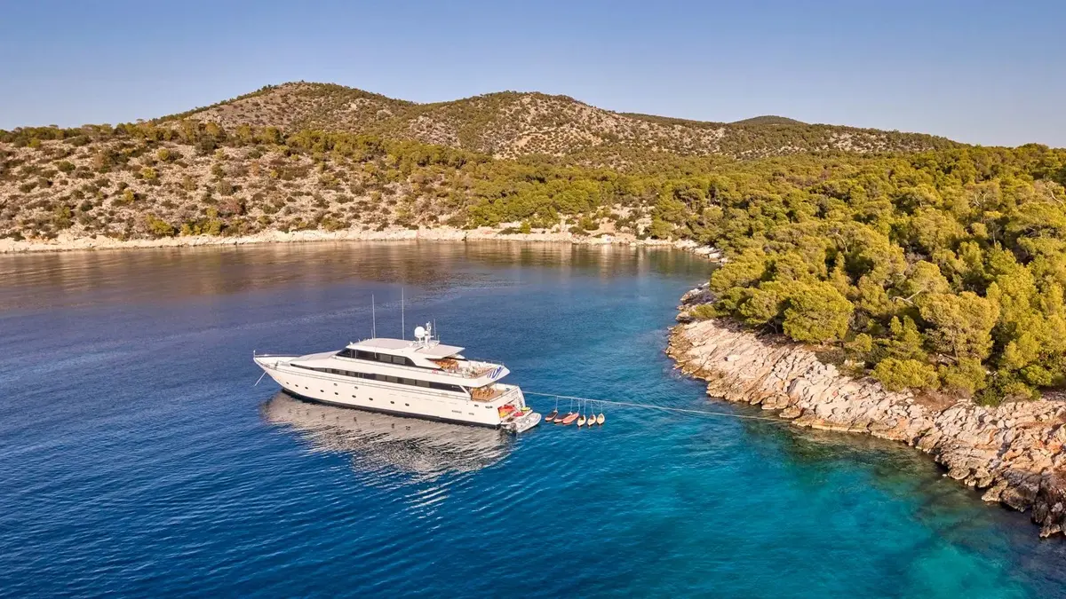 Let IT BE Yacht Charter