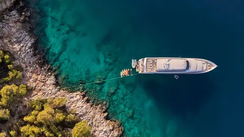 Let IT BE Yacht Charter, photograph 5