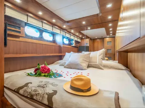 Lex Yacht Charter, photograph 11
