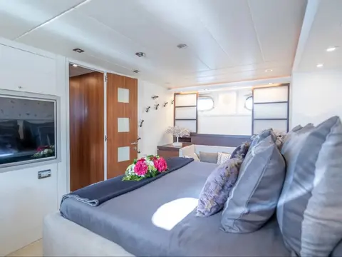 Lex Yacht Charter, photograph 12